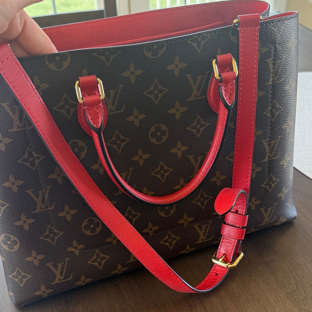 Louis Vuitton Brown Monogram Tote with Red Interior - Picture 6 of 7